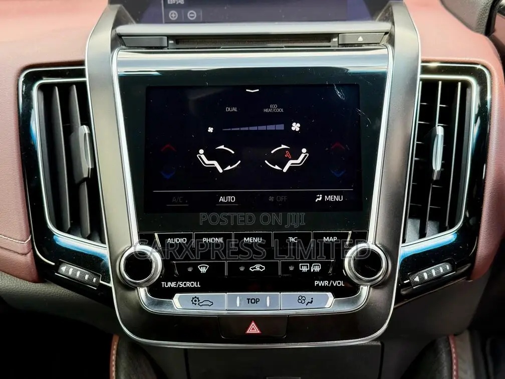 Toyota Crown 2018 Silver