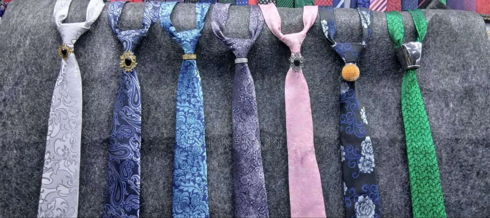 Pin Ties Holder