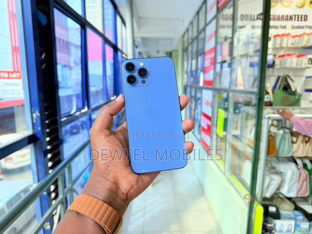 Apple iPhone 13 Pro Max 256 GB Blue - main view