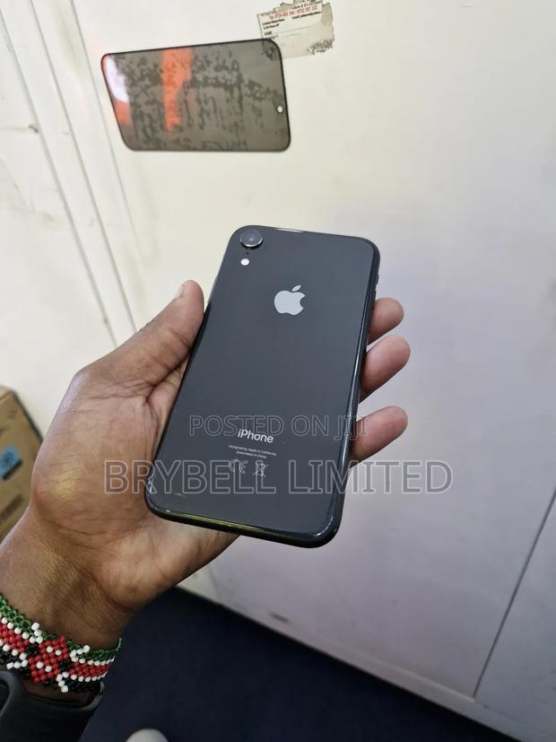 Apple iPhone XR 64 GB Black - thumbnail 4