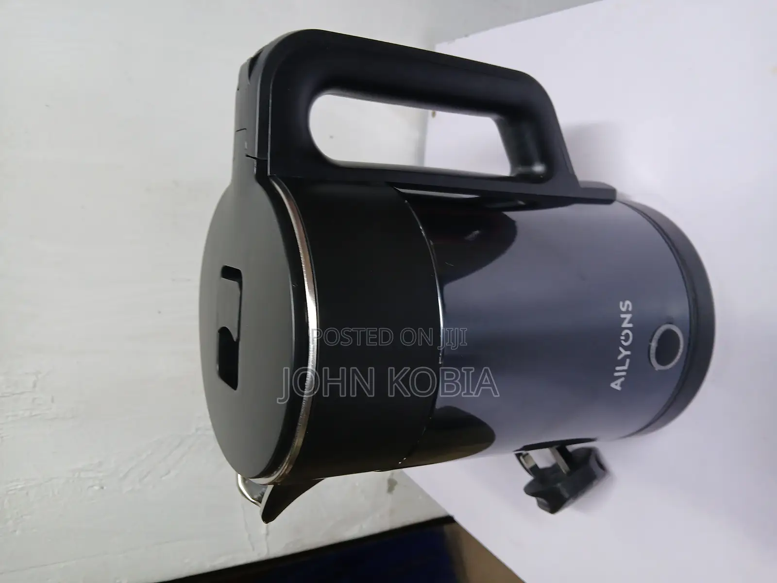 Ailyons Electric Kettle – (Black Glossy Finish, 1.8l)