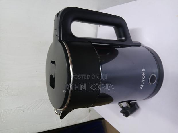 Ailyons Electric Kettle – (Black Glossy Finish, 1.8l)