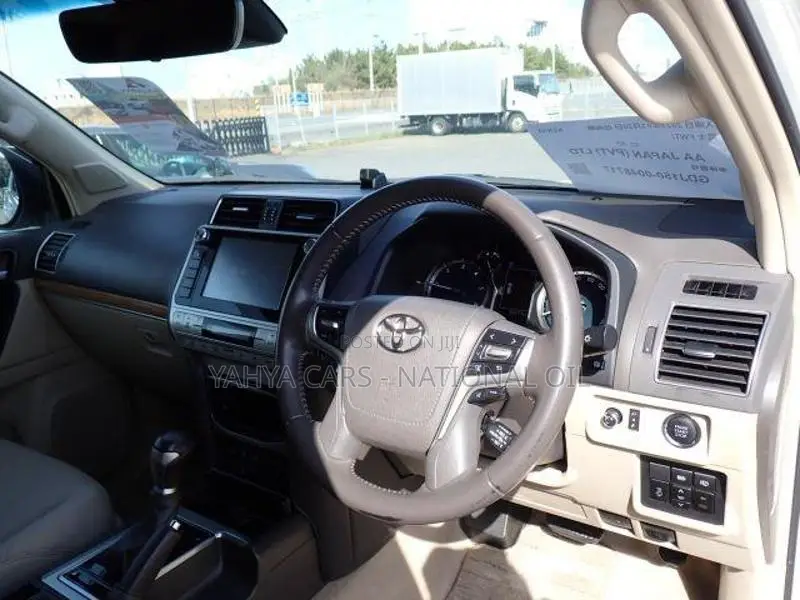 Toyota Land Cruiser Prado 2.8 2020 Pearl