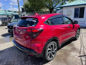 Honda Vezel 2020 Red