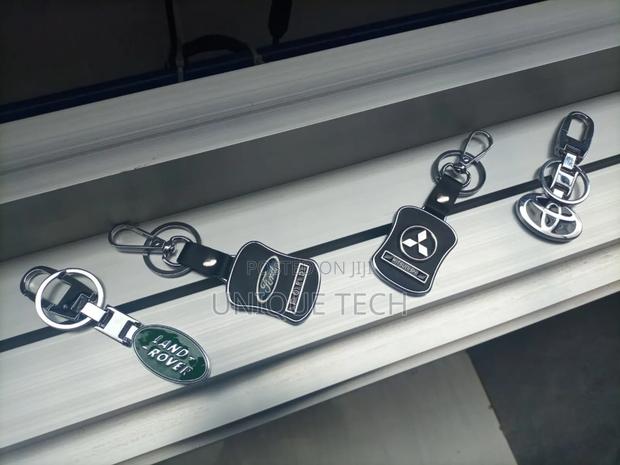 Portable Branded Key Holder Universal Car Key Ring Design
