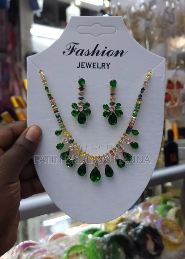 Luxury Jewelry Set - thumbnail 2