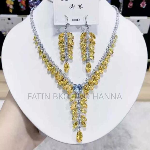 Pretty Yellow Jewellery Set - main view