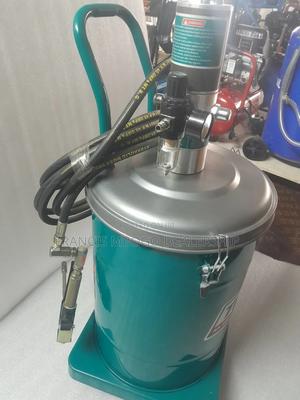 Grease Lubricator Machine - main view