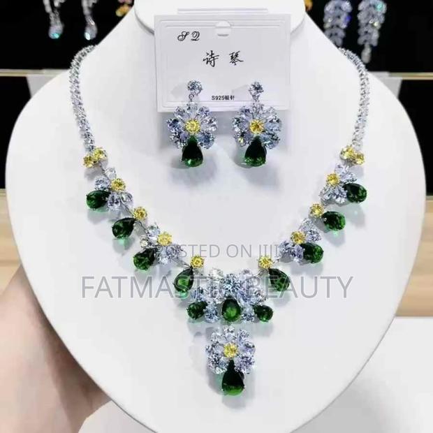 Luxury Jewellery Set - thumbnail 2