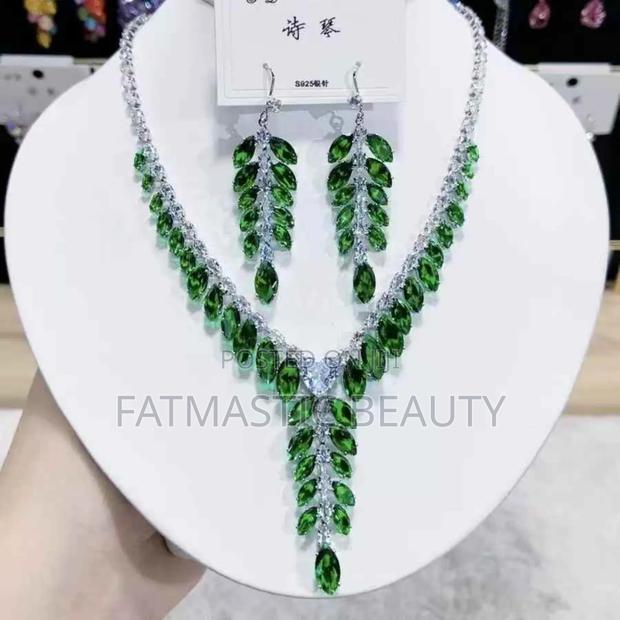 Luxury Jewellery Set - thumbnail 3