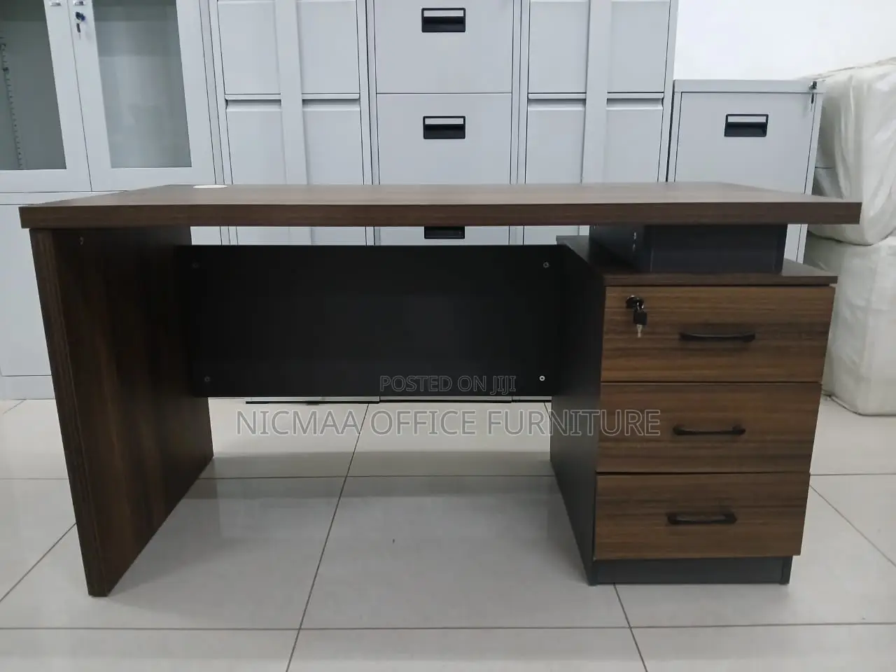 Office Desk: Advanced Stylish Modern Design Desk