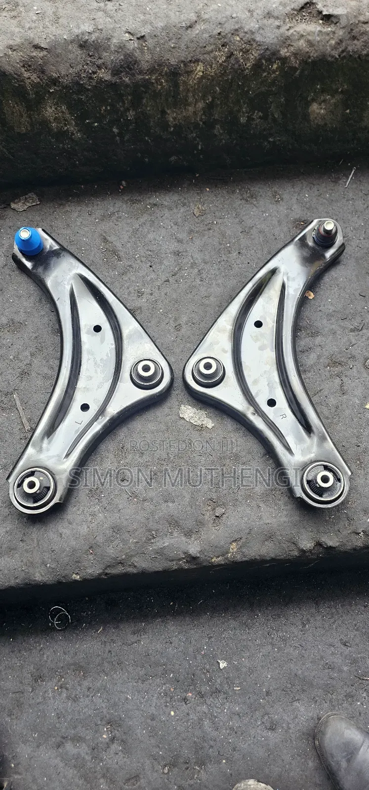 Nissan Juke Arms