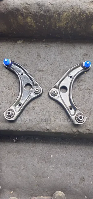 Toyota Passo Arms