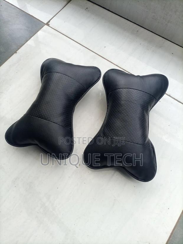 2pcs Car Headrest Pillows Plain Black Soft Neck Support