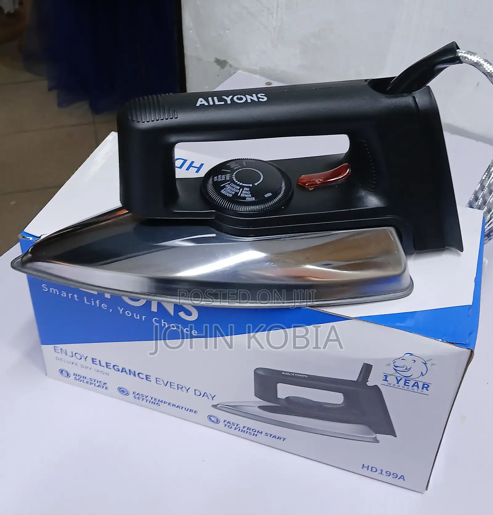 Ailyons Deluxe Dry Iron (Model: Hd199a)