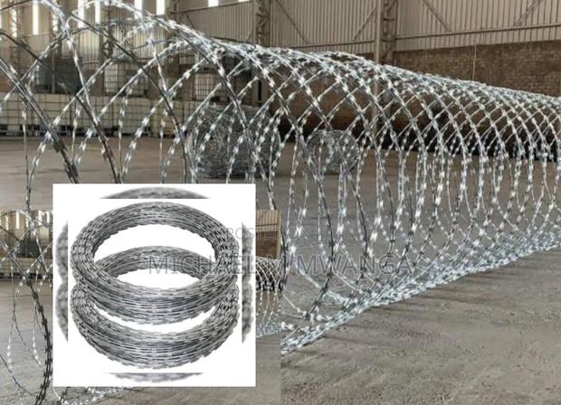 Long Fences Razor Wire 10m - main view
