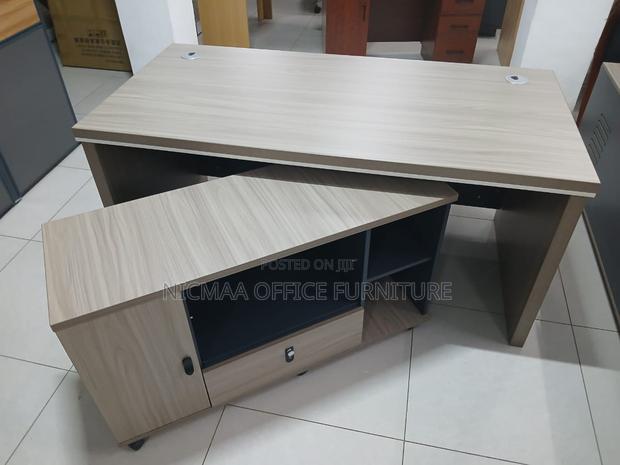 Office Desk: Executive Design Modern Desk - thumbnail 3