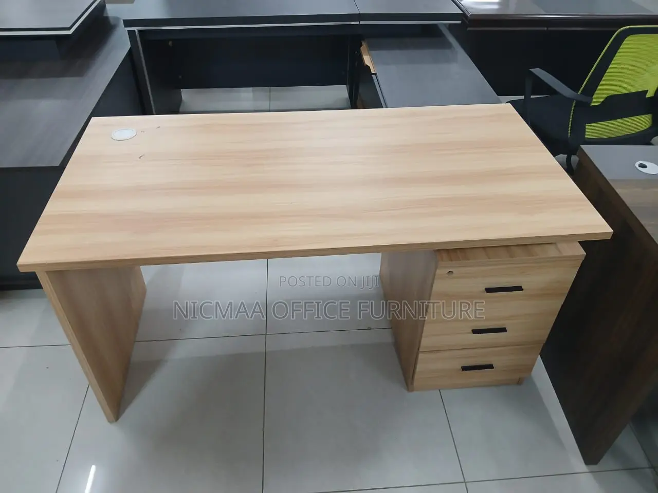 Office Desk: Wooden Advanced Desk