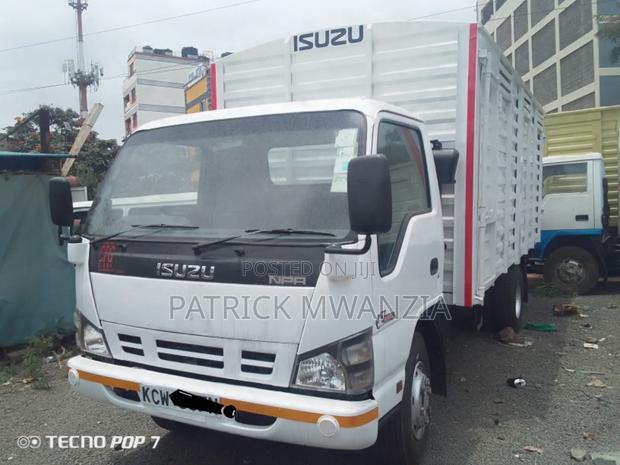 Isuzu NPR Local Assembly - main view