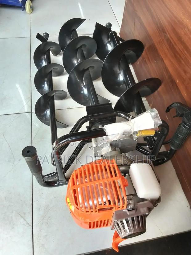 Driller/Earth Auger Machine