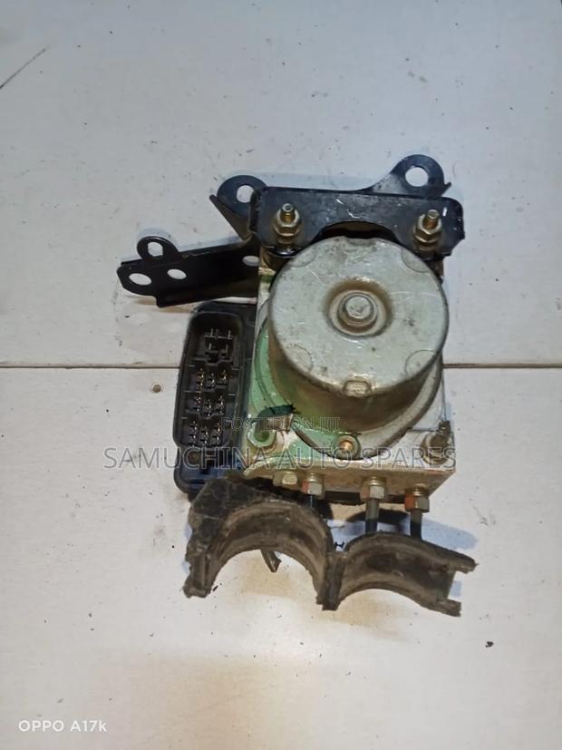 Abs Pump Toyota Vitz Old Model - thumbnail 2