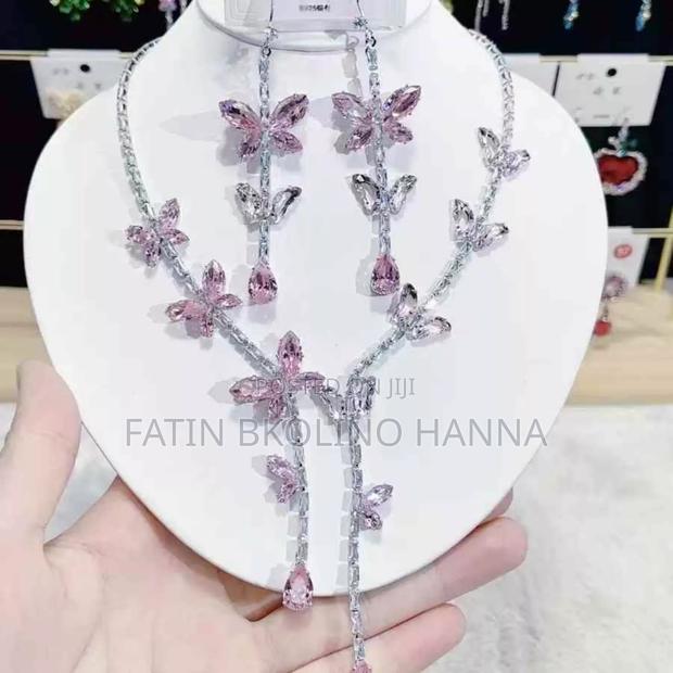 Elegant Jewellery Set - main view