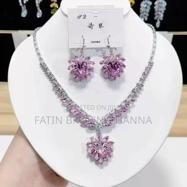 Elegant Jewellery Set - thumbnail 2