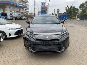 Toyota Harrier 2.0 2020 Black