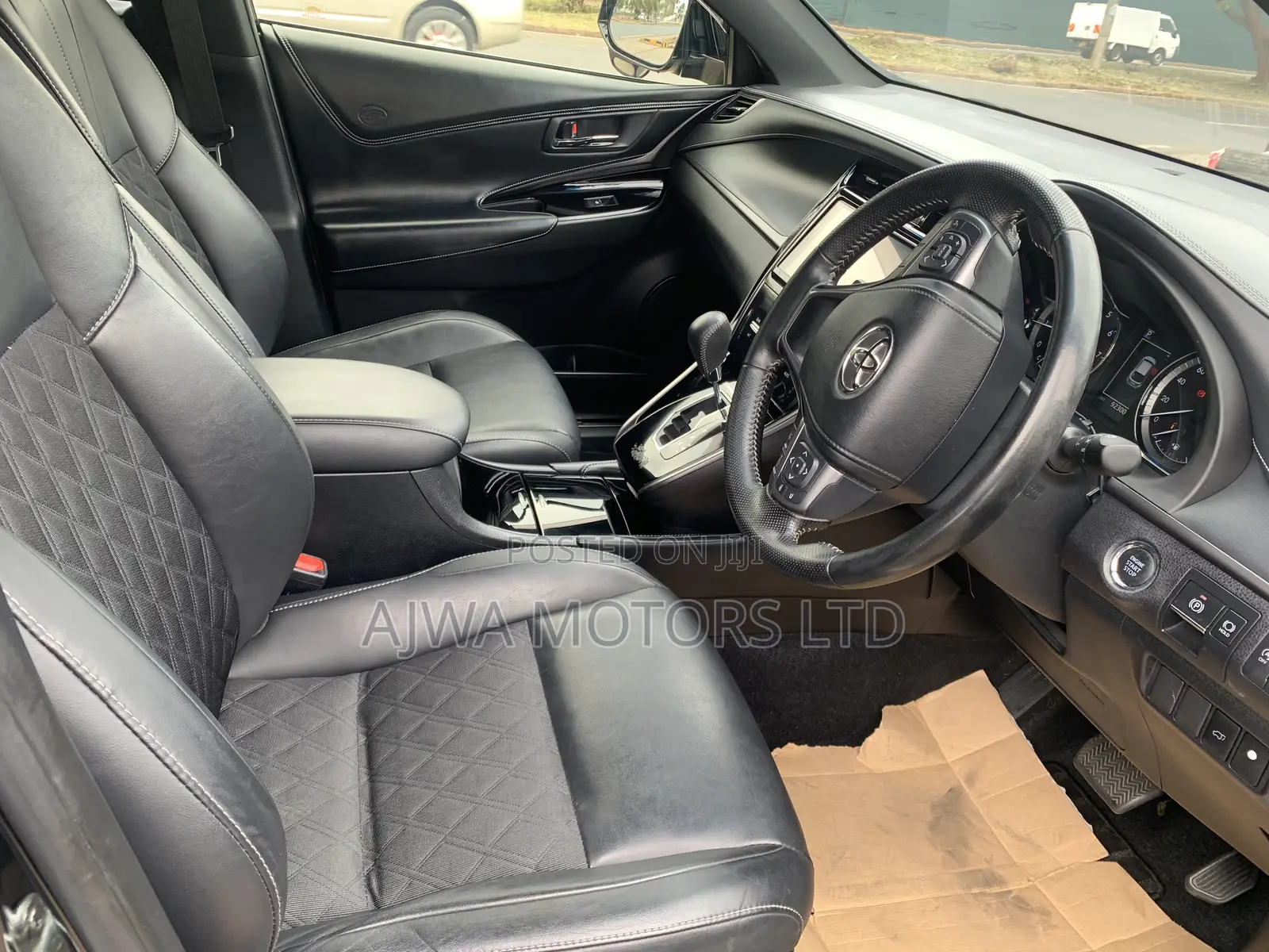 Toyota Harrier 2.0 2020 Black