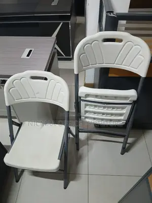 Foldable White Indoor/Outdoor Seat