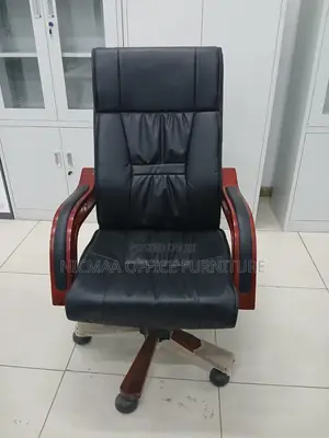 Executive Leather Non-Recliner Seat