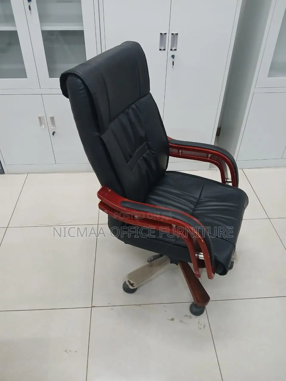 Executive Leather Non-Recliner Seat