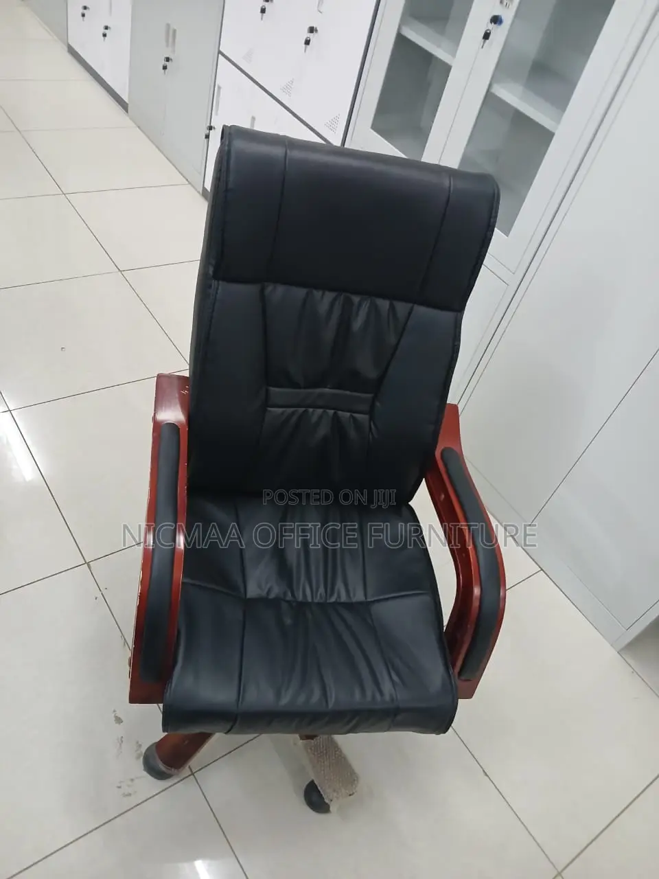 Executive Leather Non-Recliner Seat