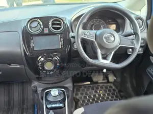 Nissan Note 2018 Blue
