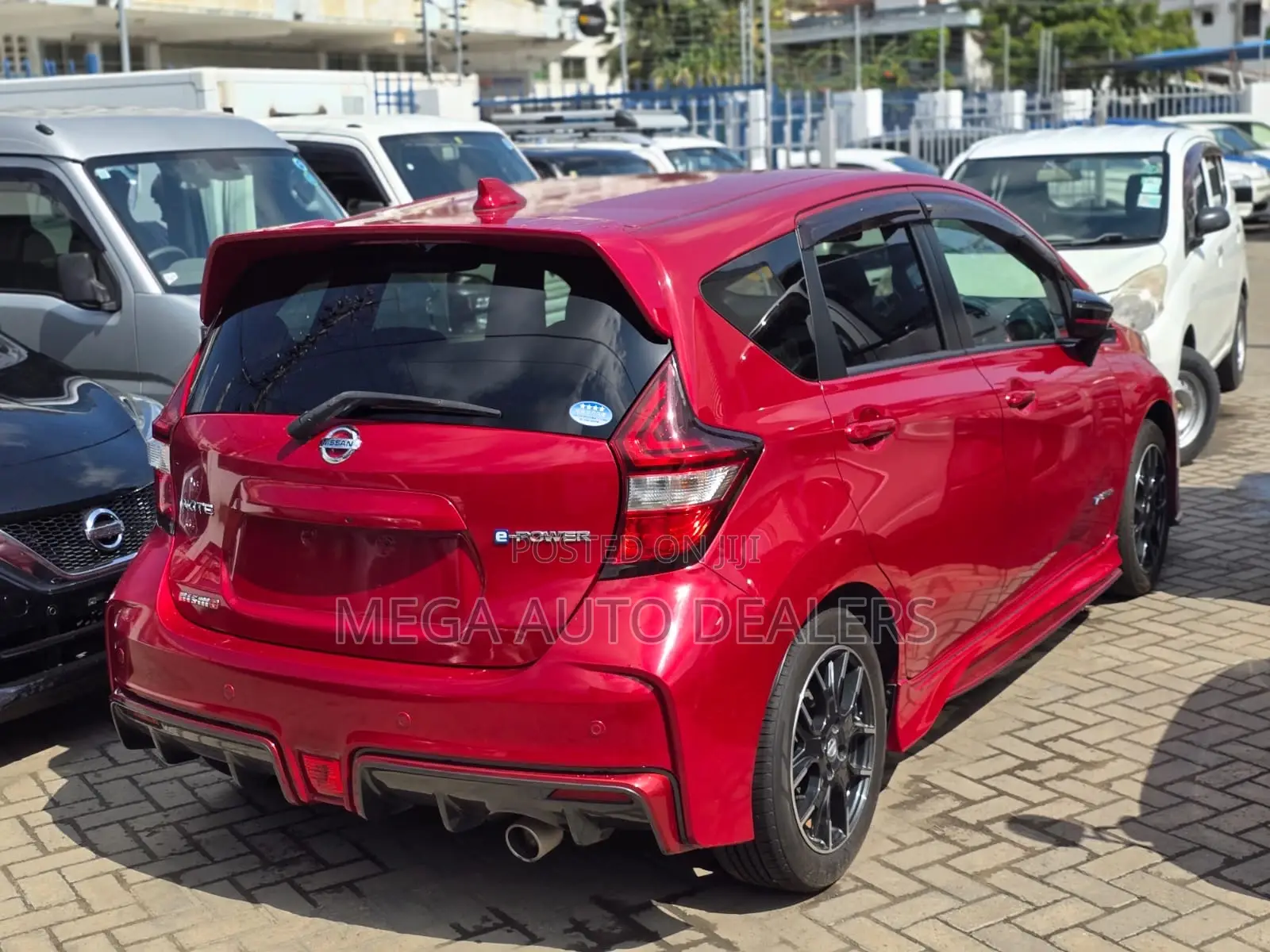 Nissan Note 2018 Red