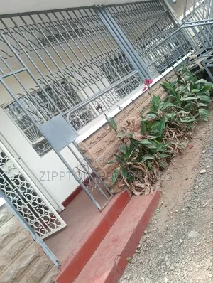 3bdrm Apartment in Nairobi West for rent