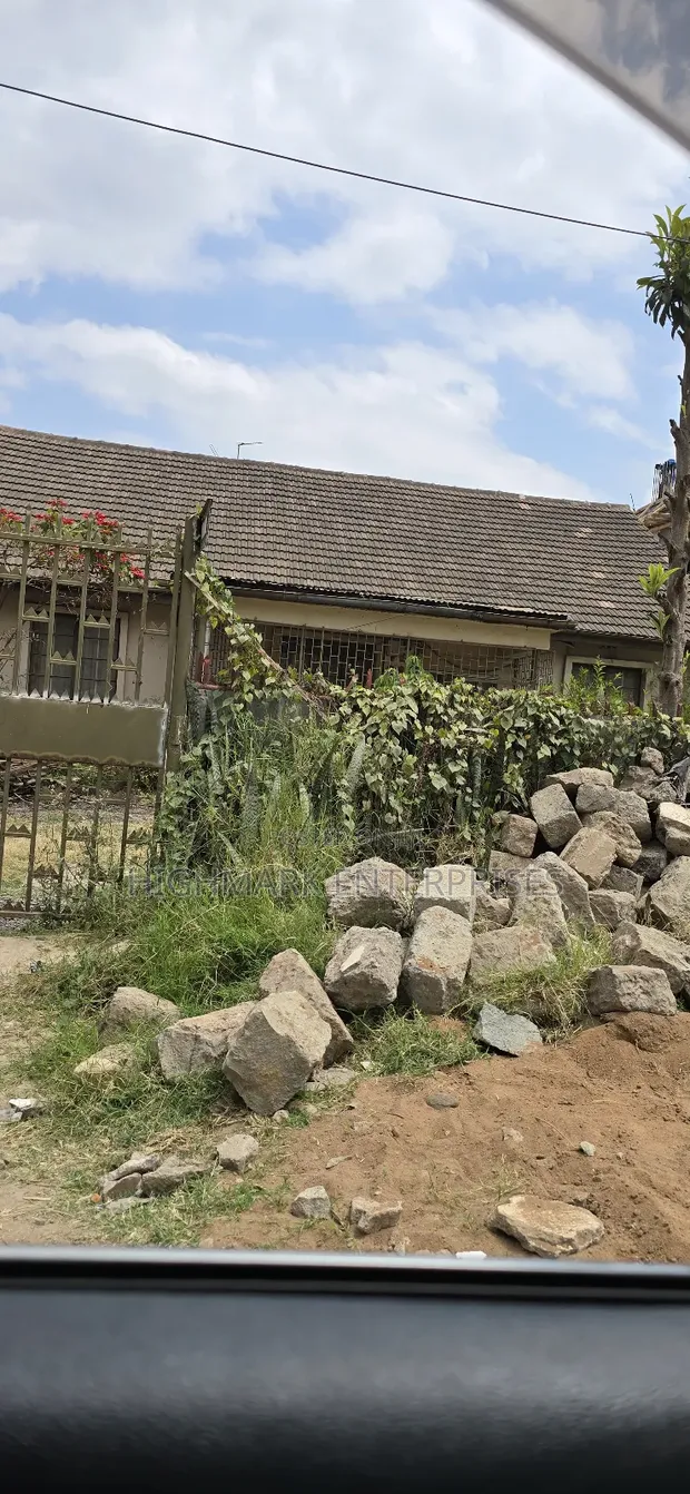 4bdrm House in South C for sale