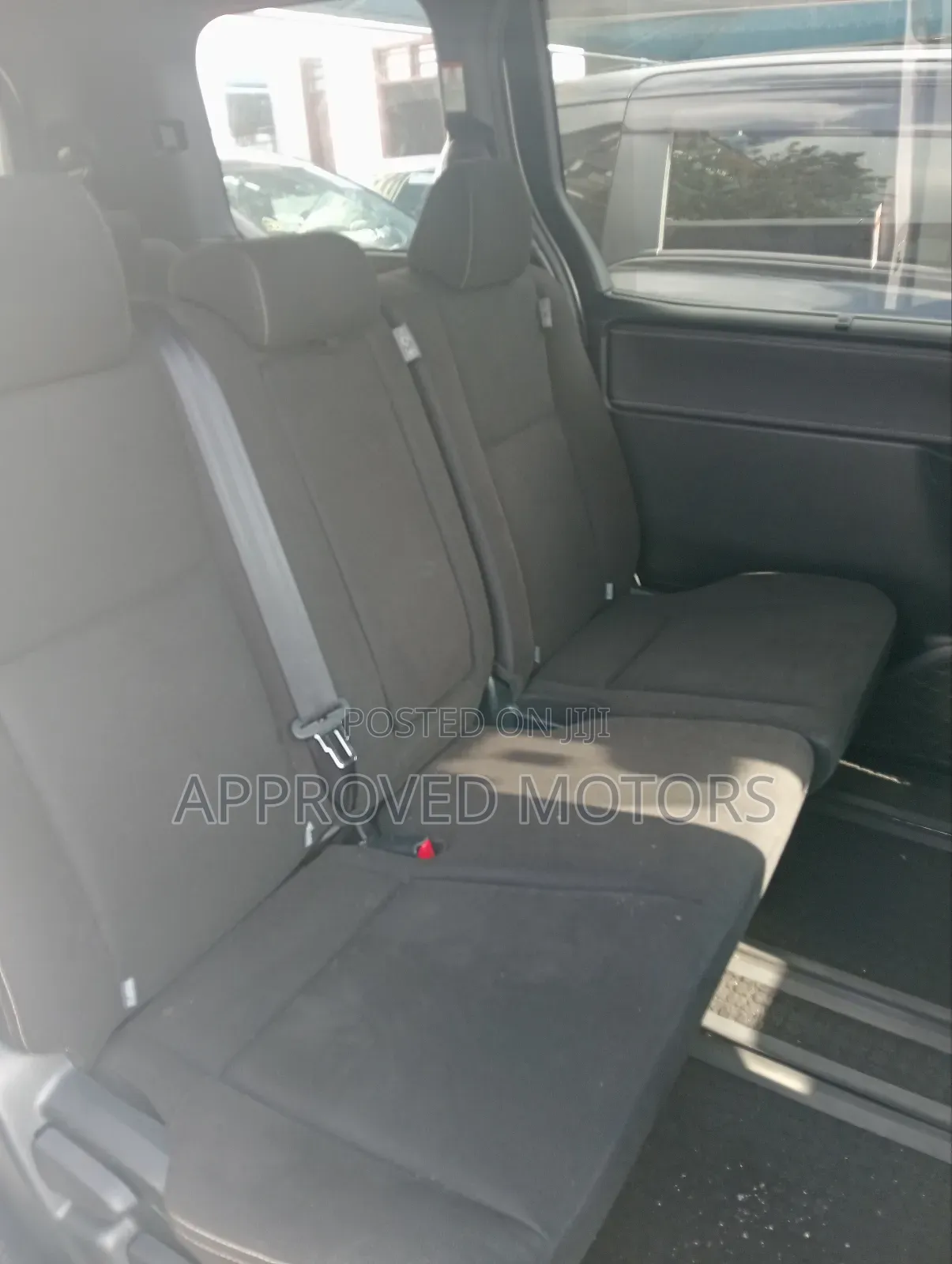 Toyota Esquire 2018 Silver