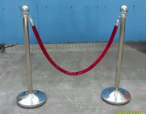 Crowd Control Barriers, Cròwd Còntrol Barriérs