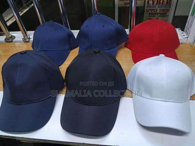 Multiple Plain Caps - main view