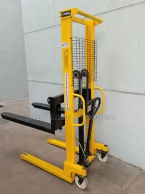 Compact Hydraulic Manual Stacker – Narrow Aisle Design