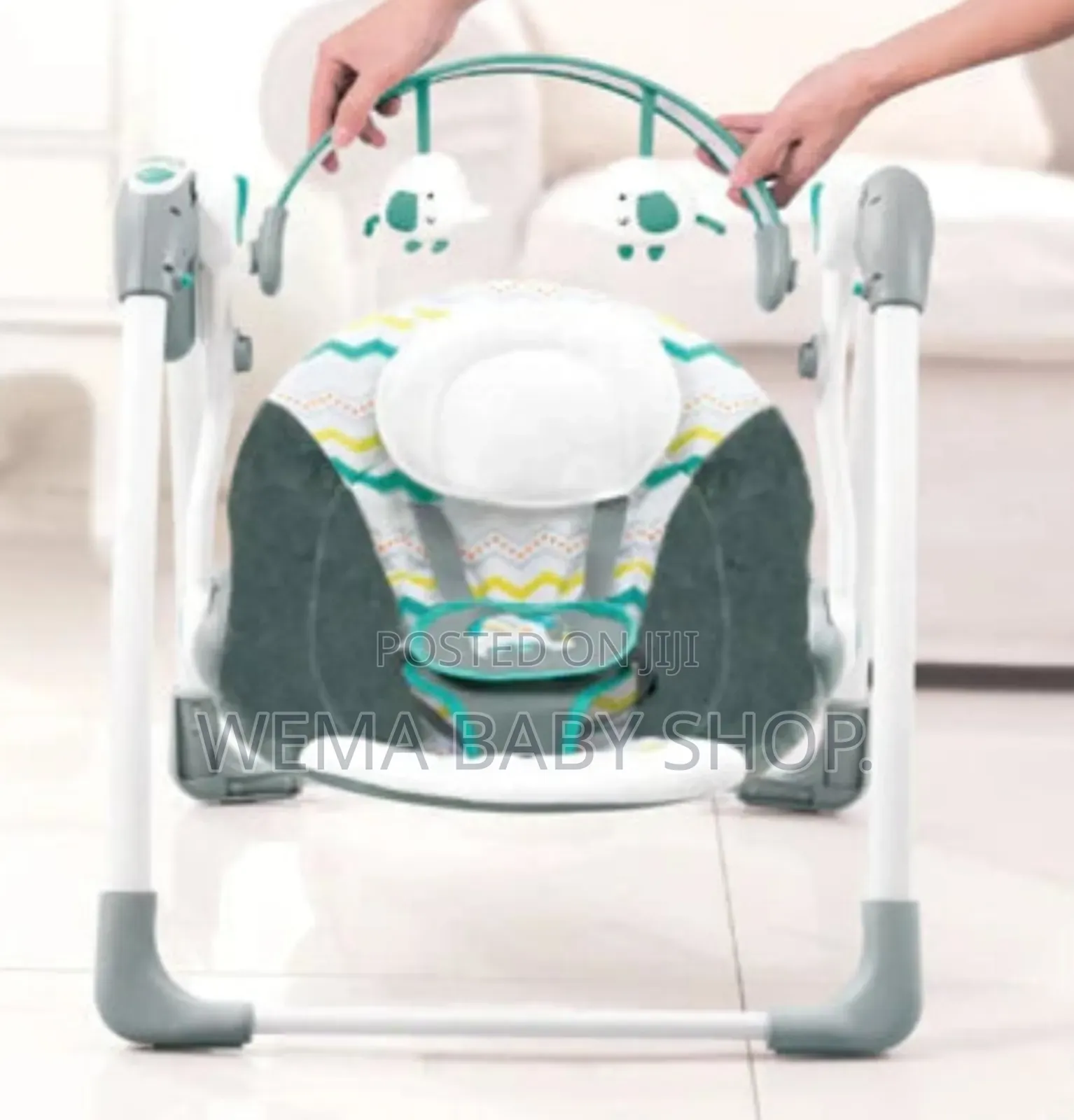 Mastela Deluxe Portable Swing (Electric Battery)