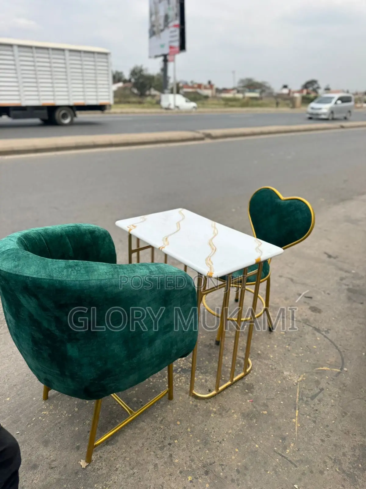 Green Velvet Manicure Chairs And Marble Table