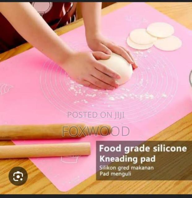 Silicon Pastry Baking Sheet/Kneading Mat - thumbnail 2