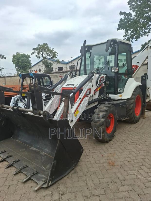 Bobcat Backhoe 2022 Model 730 Series - thumbnail 3