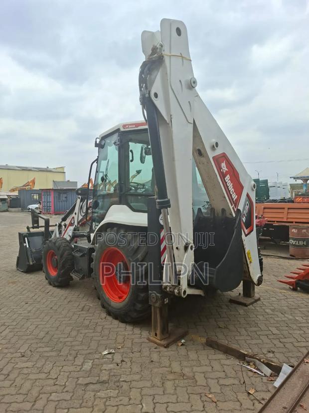 Bobcat Backhoe 2022 Model 730 Series - thumbnail 2
