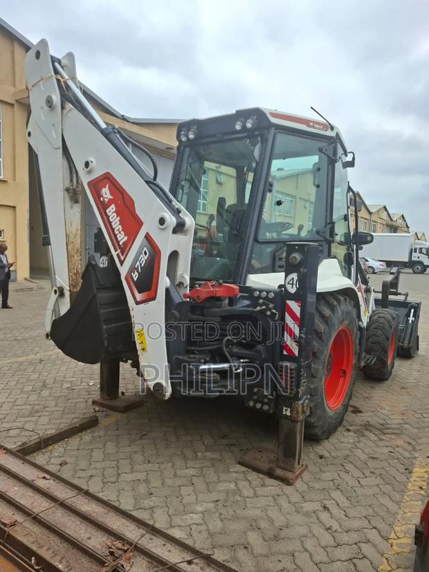 Bobcat Backhoe 2022 Model 730 Series - thumbnail 4