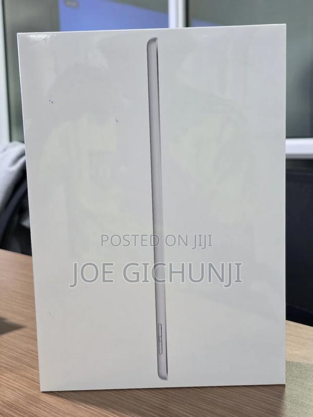 New Apple iPad 10.2 (2021) 256 GB Silver