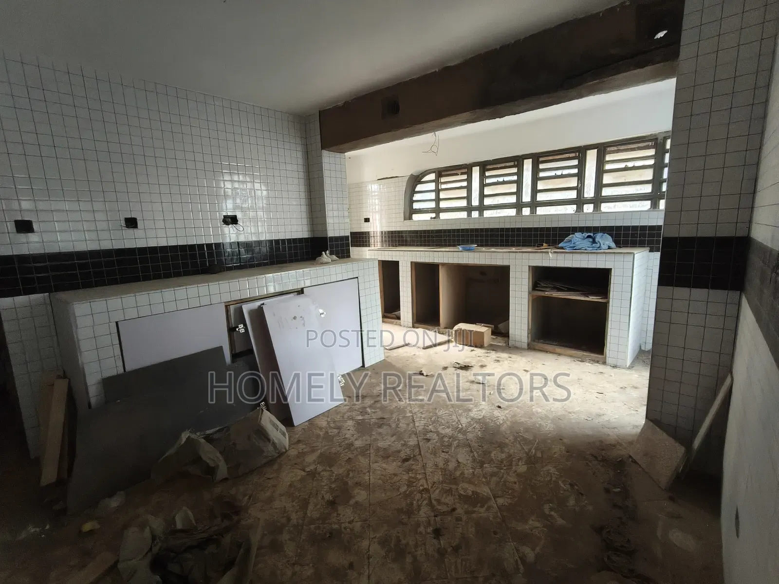 6bdrm Maisonette in Maragara Road, Ngong for rent