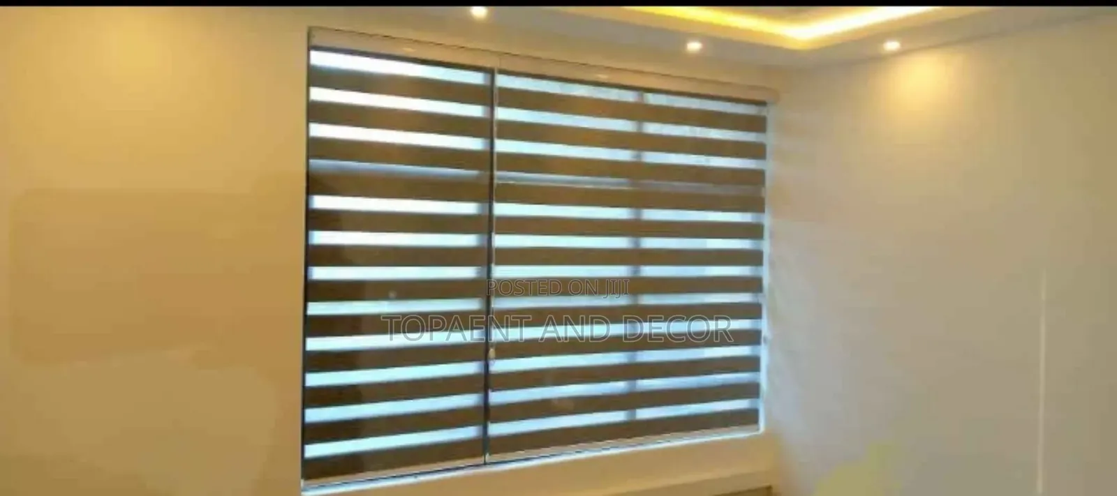 Elegant Horizontal Blinds for Office and Home Windows